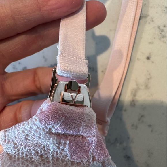 Victoria’s Secret-Body by Victoria nursing bra no wire Pink Lace 36DDD EUC - Picture 11 of 14